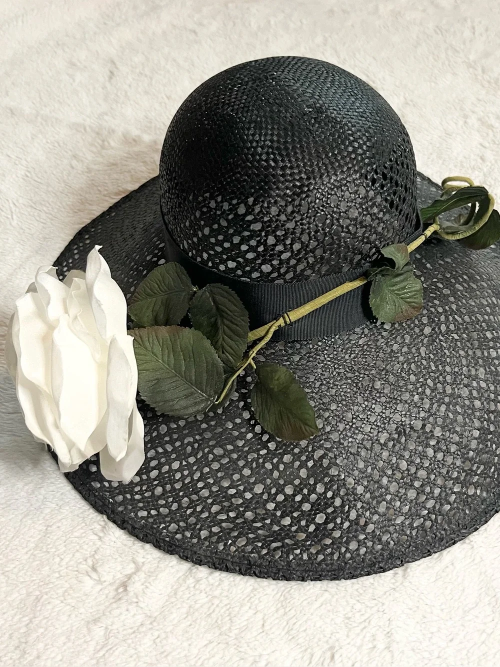 Vintage Oscar de la Renta Black Structured Straw Hat with White Rose Fascinator
